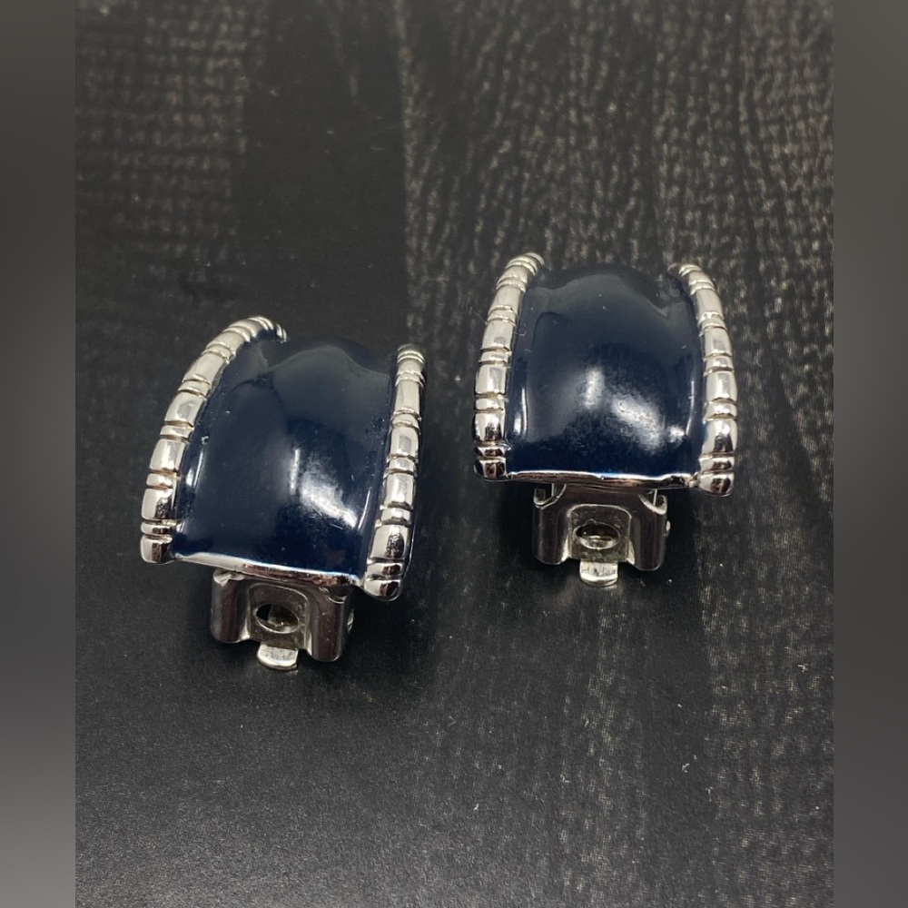 St. John Vintage Black Half Hoop Silver  Clip On Earrings - Picture 6 of 15